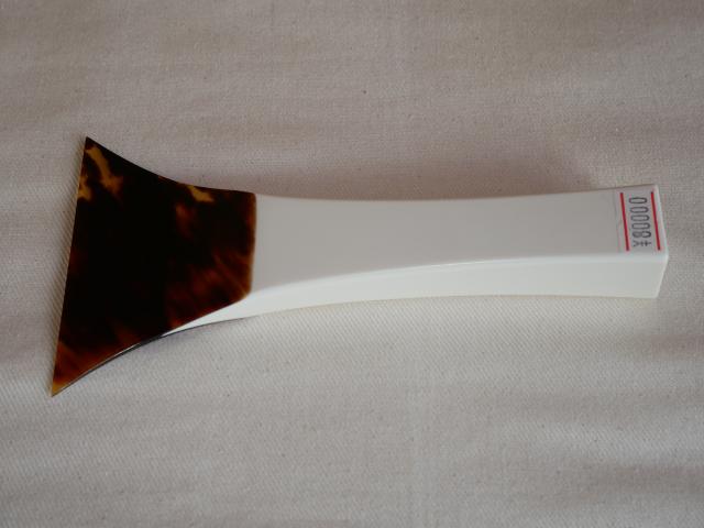 プラ台津軽べっ甲撥(新品) [B-9]