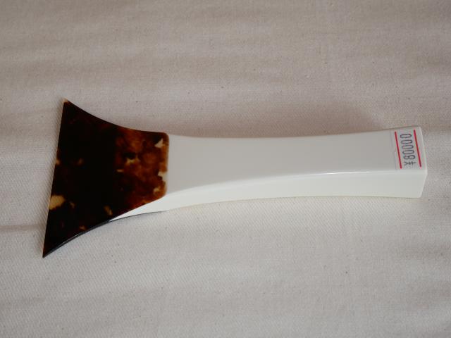 プラ台津軽べっ甲撥(新品) [B-11]