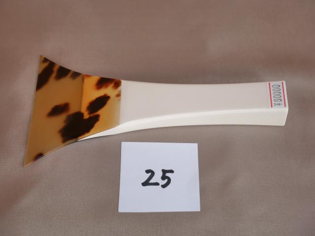 プラ台津軽べっ甲撥(中古) [C-25]